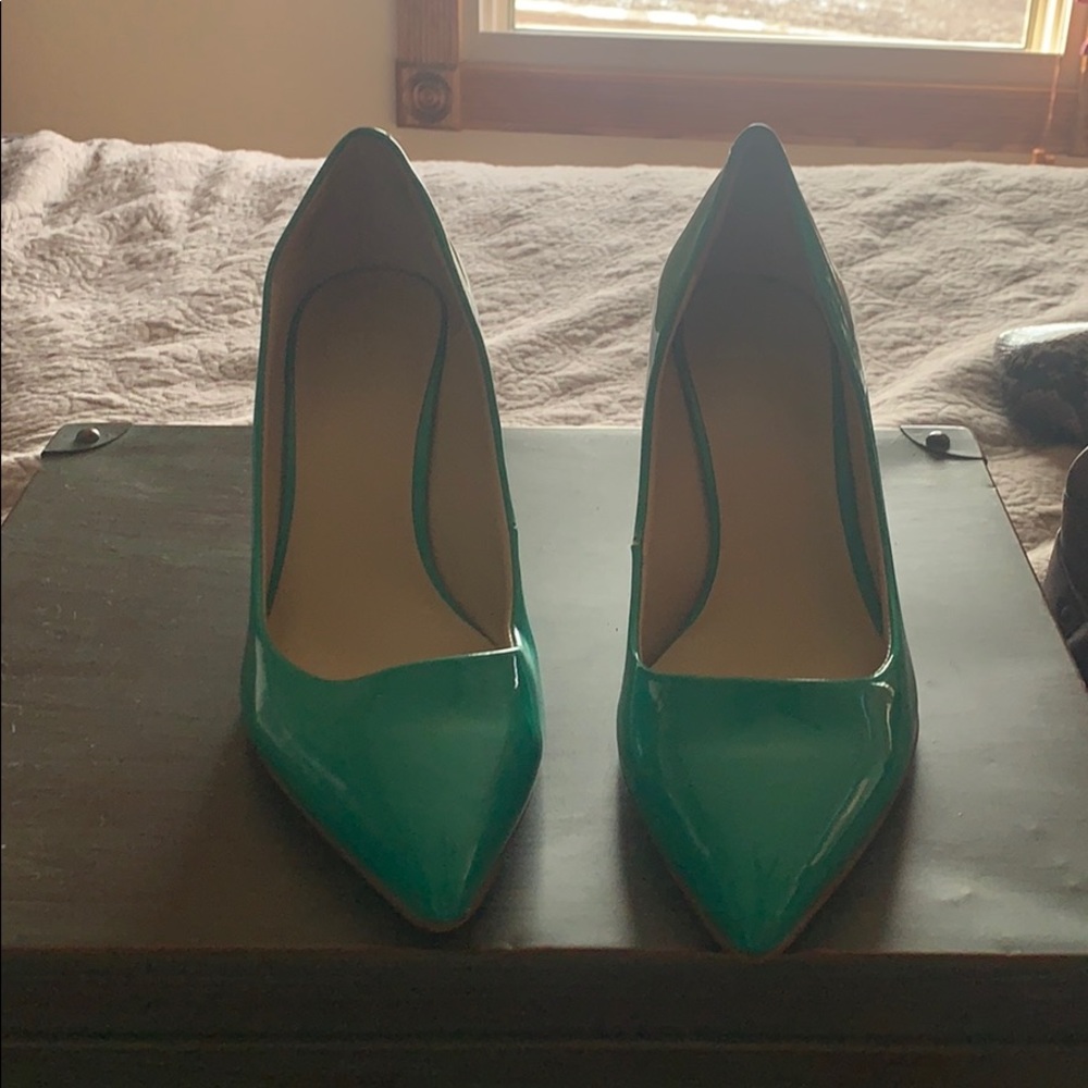 Nine West Heels ! Worn once !